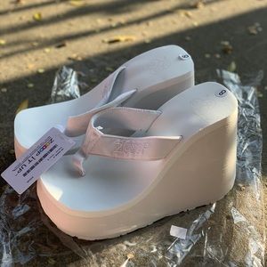Zooop it Up Podium White Tall Wedges Sandals.